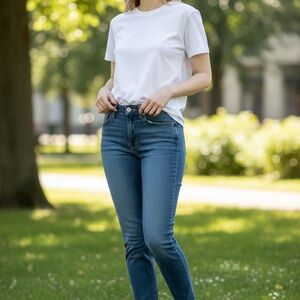 Judy Blue Women’s Mid-Rise Skinny Jeans in Blue Denim Relaxed Fit size 5/27